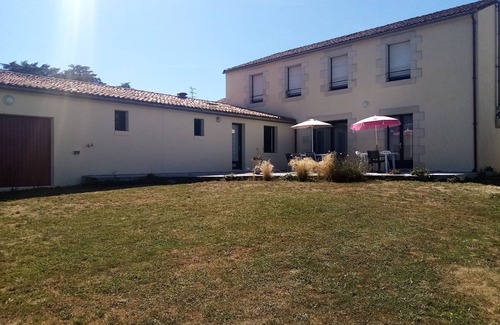 Payroux Bed & Breakfast | Chambres et Tables D'hôtes Le Logis Gourmand