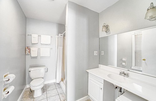 Hammondsport Apartment | Champagne House Studios