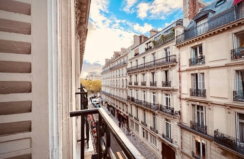 Faubourg-du-Roule Apartment | Champs Élysées - avenue de Friedland PARIS 8