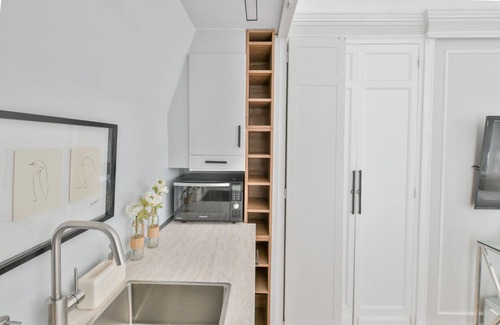 Faubourg-du-Roule Apartment | Champs-Elysees Avenue spacious 1-bedroom apartment with AC, sleeps 4!