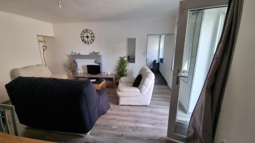 Champvans Apartment | Champvans centre - Appartement calme et tout confort en plein centre du village