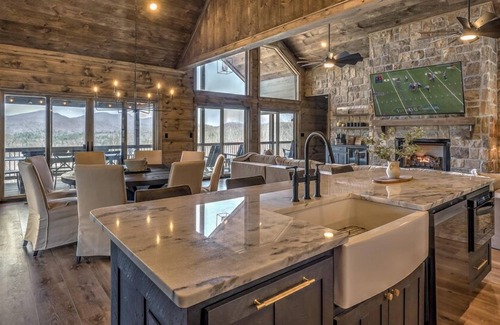 Mineral Bluff Cabin | Changes In Altitude - Mountain Luxury | 4 Master Suites | Panoramic Views