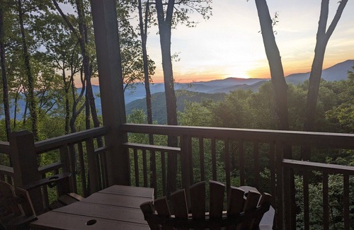 Mountain Air Villa | Changes in Latitude - Private Club Access