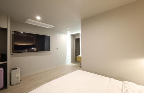 Changwon Hotel | Changwon Denbasta Hotel Myeongseo