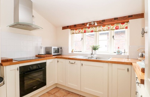 Bunbury Cottage | CHAPEL COTTAGE, pet friendly, character holiday cottage in Bunbury
