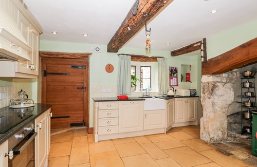 King's Stanley House | CHAPEL HOUSE, pet friendly, with a garden in King's Stanley