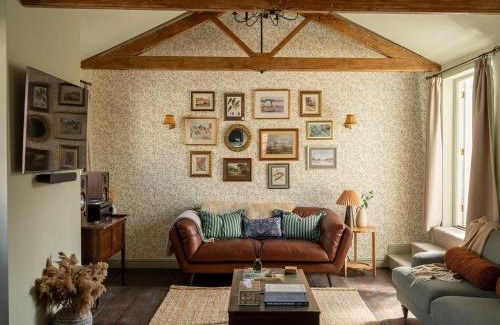 Norwich House | Chapman House 3 Bedroom Luxury Retreat