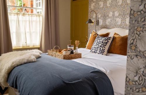 Norwich House | Chapman House 3 Bedroom Luxury Retreat