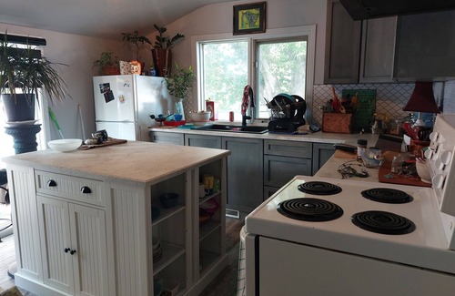 Wetaskiwin House | Character home with 1 bedroom for short term rental.
