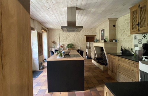 Pons House | Character house in town center. Ideal for friends and families!