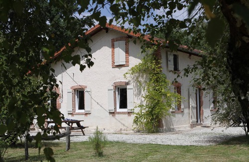 Luglon Cottage | Character LANDAISE house with swimming pool in the heart of the forest