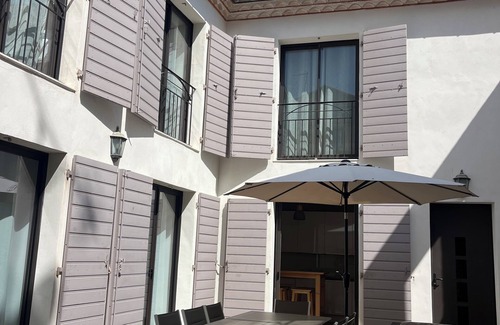 Pezenas House | Character villa (Tourism 4*)with swimming pool historic center of Pézenas