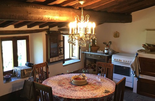 Bivio Lugnano House | Characterful stone farmhouse