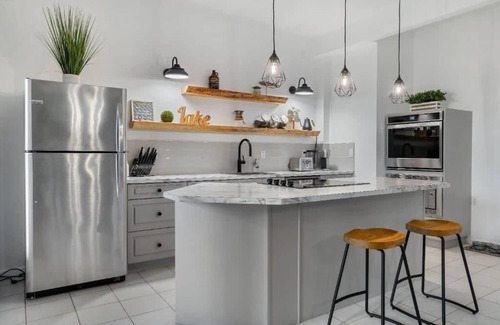 East Kootenay Cabin | Chardonnay Chalet | No Service Fees | Fireplace