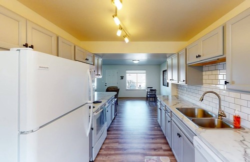 Chelan Apartment | Chardonnay Getaway STR# 000810