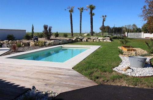 Colombiers Villa | Charentaise with an industrial look