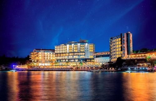 Kusadasi City Centre Hotel | Charisma De Luxe Hotel