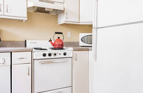 Westside House | Charleston Charmer | Historic Abode Near King St!