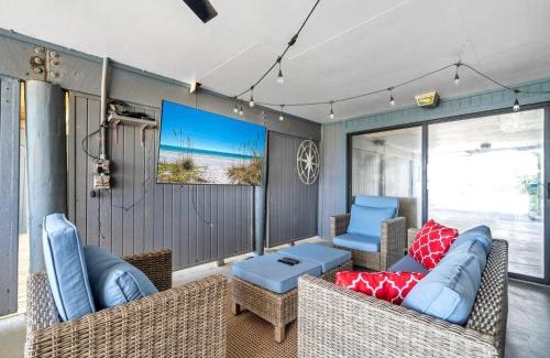 Sunnyside House | Charline at Shoreline Villas