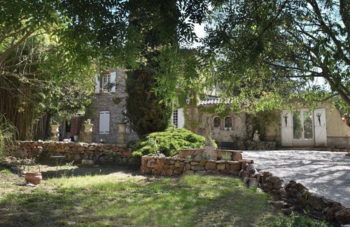 Cuers Apartment | CHARM AND SERENITY IN THE HEART OF UNSPOILT COUNTRYSIDE, WITH HEATED SWIMMING POOL