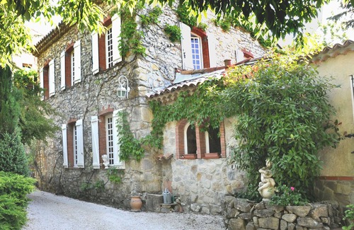 Cuers Apartment | CHARM AND SERENITY IN THE HEART OF UNSPOILT COUNTRYSIDE, WITH HEATED SWIMMING POOL