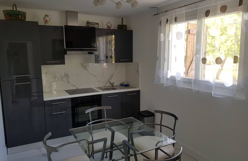 Villenave-d'Ornon House | charm and sweetness of life