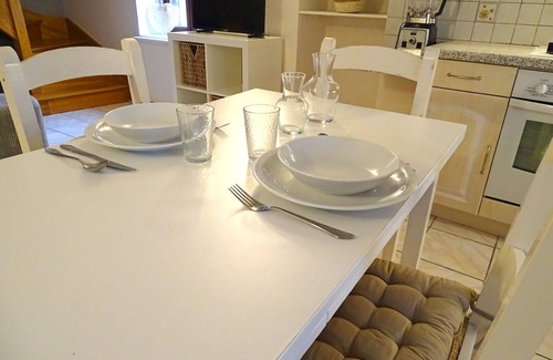 Saint-Bonnet-de-Rochefort Cottage | Charming cottage with spa and garden, near the Sioule