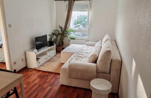 Neudorf Est Apartment | Charmant appartement au centre