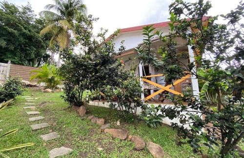 Bouillante Ski Chalet | Charmant bungalow avec piscine Kaz' Basse