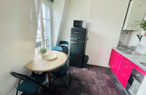 7th Arrondissement Apartment | Charmant Deux Pièces Entre Invalides et Champs de Mars