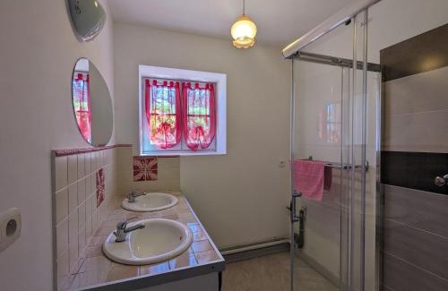 Mauvieres House | Charmant gîte rénové en Berry avec grand terrain, cheminée, et proximité UNESCO et thermes - FR-1-591-212