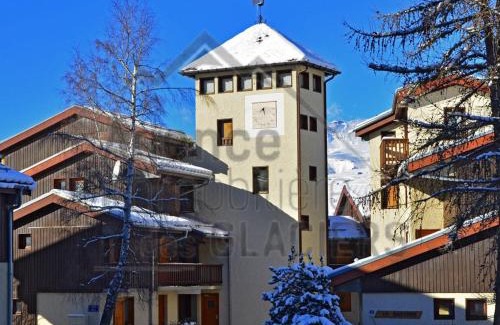 Montchavin Apartment | Charmant Studio Montchavin - Terrasse, Proche Pistes et Commerces, Parking Gratuit - FR-1-329-57