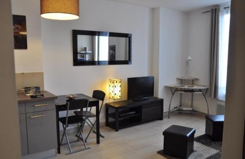 Quartier du Port Apartment | Charmant studio tout proche du port