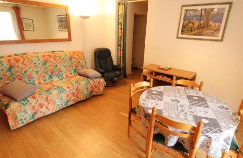 Bagneres-de-Luchon Apartment | Charmant T2 Cabine Centre Luchon - Balcon Sud - Parking Privé - 4/6 personnes - FR-1-313-141