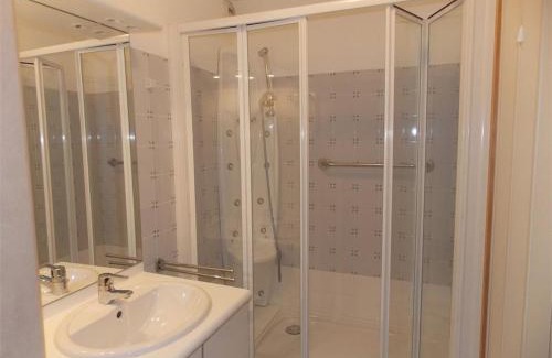 Bagneres-de-Luchon Apartment | Charmant T2 Cabine Centre Luchon - Balcon Sud - Parking Privé - 4/6 personnes - FR-1-313-141