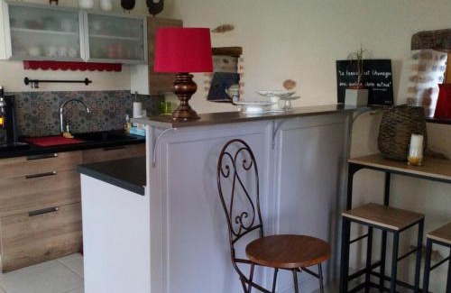 Deneuille-les-Mines House | Charmante Grange Rénovée avec Jardin et Wi-Fi - FR-1-489-408