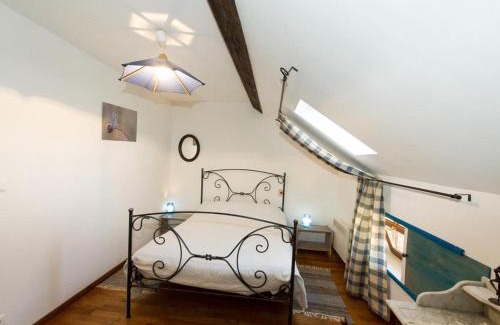 Chatel-Montagne House | Charmante grange rénovée avec jardin, animaux acceptés - FR-1-489-47