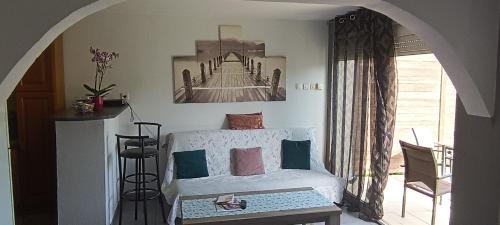 Anneyron House | Charmante maison avec piscine