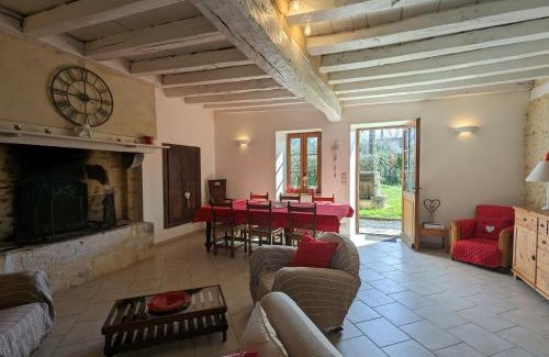 Maillet House | Charmante maison berrichonne restaurée avec jardin, proche de la Vallée de la Creuse et du Lac d'Éguzon - FR-1-591-445