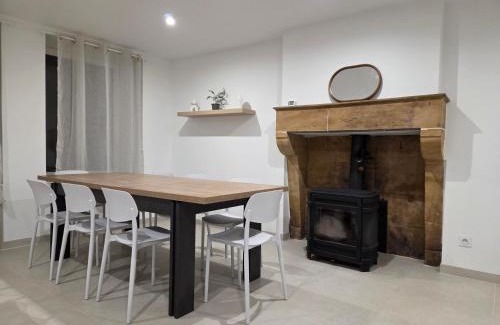 Saint-Marceau House | Charmante maison de pierre rénovée a 5min de Charleville-Mézières