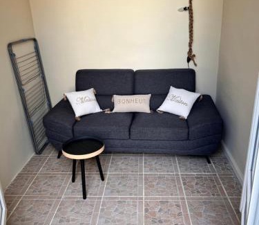Olonzac House | Charmante Maison de Village avec Terrasse