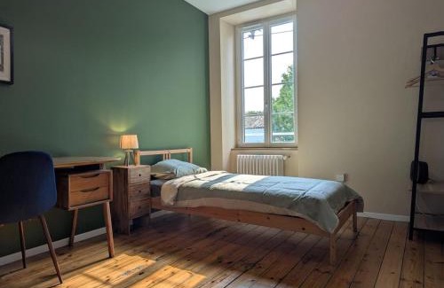 Gondeville House | Charmante maison XIXe sur Jarnac avec 3 chambres, cour privative & parking - FR-1-653-280