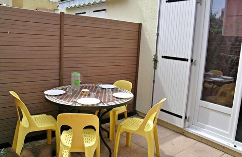 Marseillan Apartment | Charmante Maisonnette avec Piscine près de la Plage, Parking, et Animaux Acceptés - FR-1-387-103