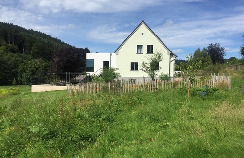 Mullenborn House | Charmantes Fünfziger Jahre Ferienhaus mit Traumblick ins Flußtal