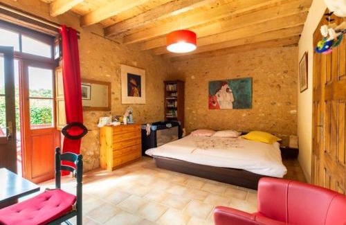 Asnieres sur Vegre House | Charme et authenticité : gîte pour 4 pers. en bord de rivière avec jardin enchanteur en Sarthe - FR-1-410-236
