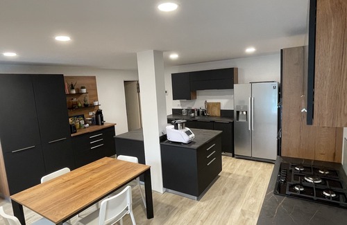 Auterive House | Charme et Calme au Bord de la Piscine