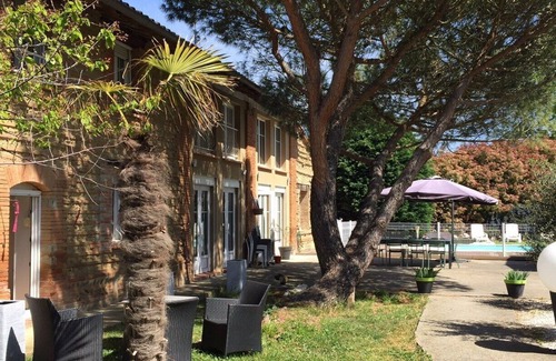 Auterive House | Charme et Calme au Bord de la Piscine