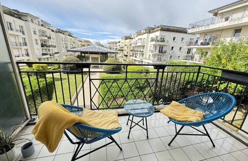 Rueil-Malmaison Apartment | Charment Appartement Avec Balcon