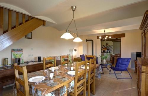 Saint-Forgeux-Lespinasse Cottage | Charming gîte with pets allowed, terrace and wood stove in Saint-Forgeux-Lespinasse