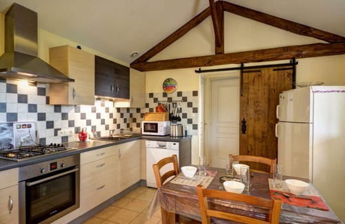 Saint-Forgeux-Lespinasse Cottage | Charming gîte with pets allowed, terrace and wood stove in Saint-Forgeux-Lespinasse